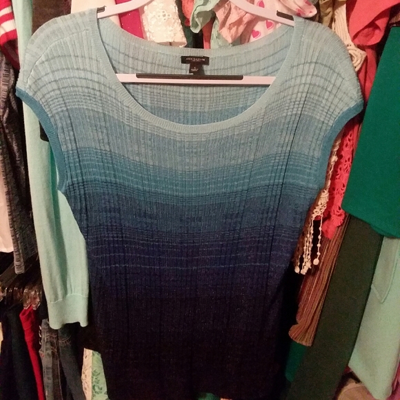 Ann Taylor Blouse - Picture 2 of 5